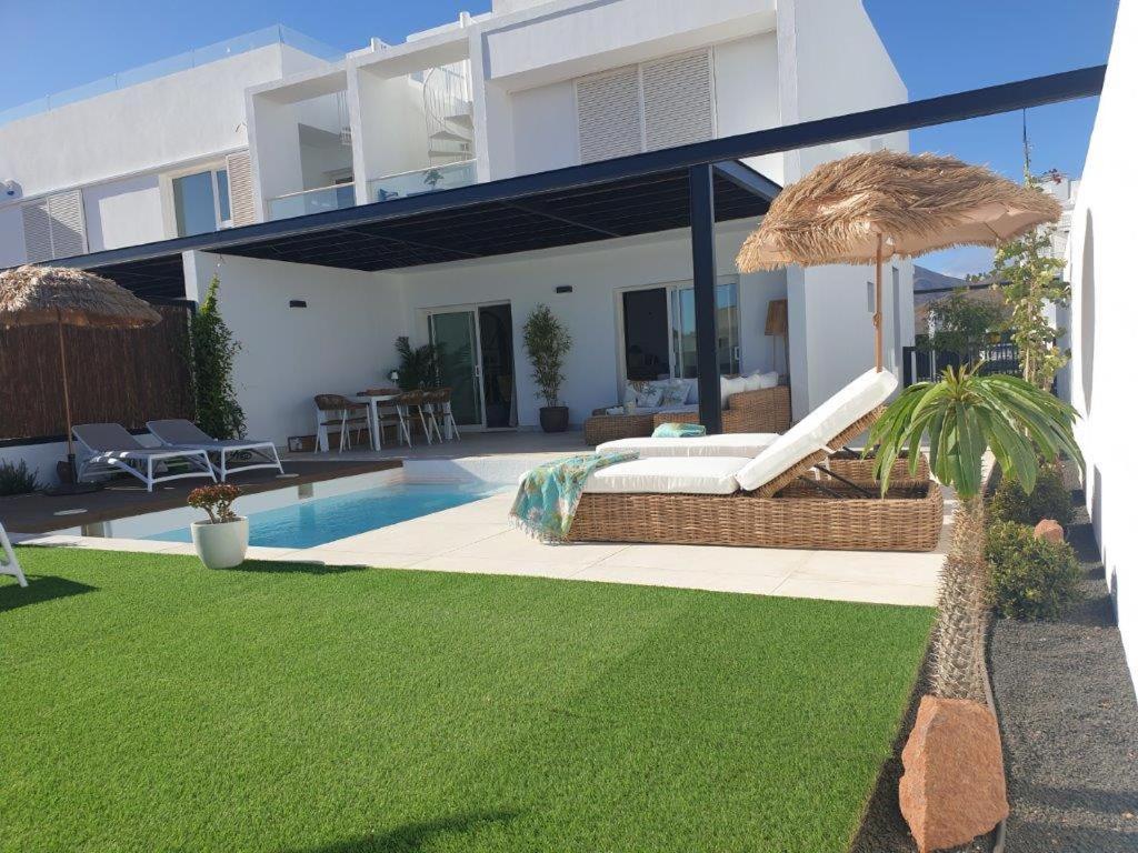 Serena Holiday Homes By Livvo Playa Blanca  Esterno foto